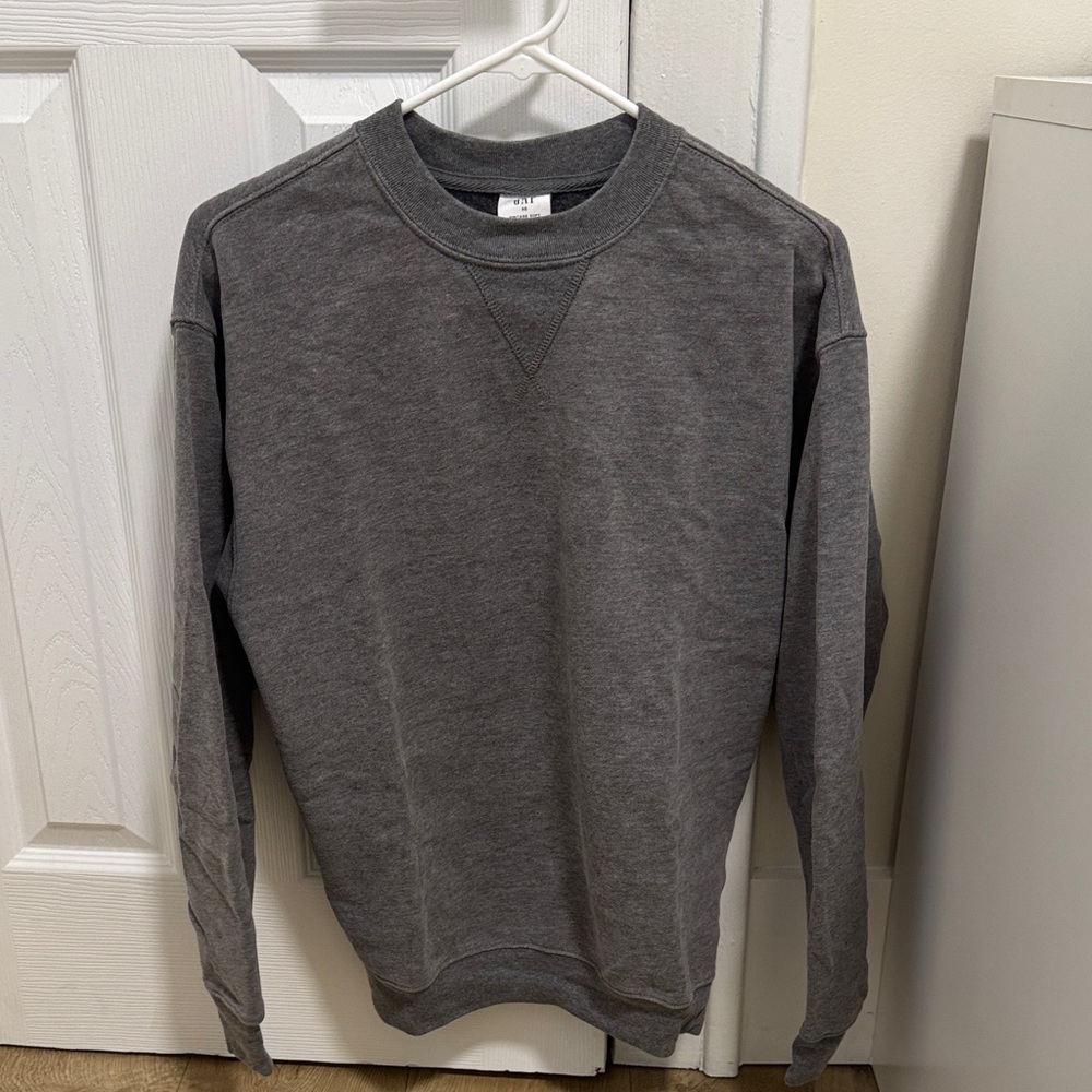 GAP Men's Charcoal Crewneck Sweater